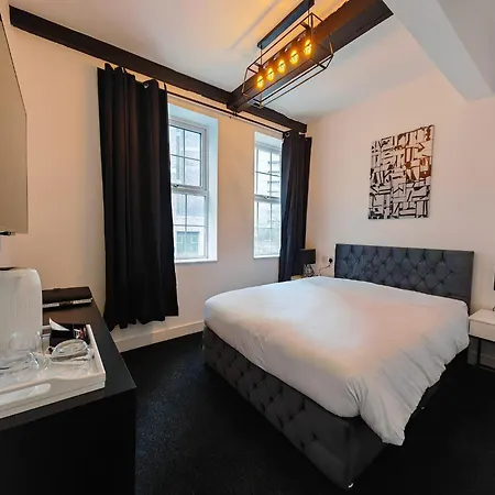 Aparthotel Hub Centre *